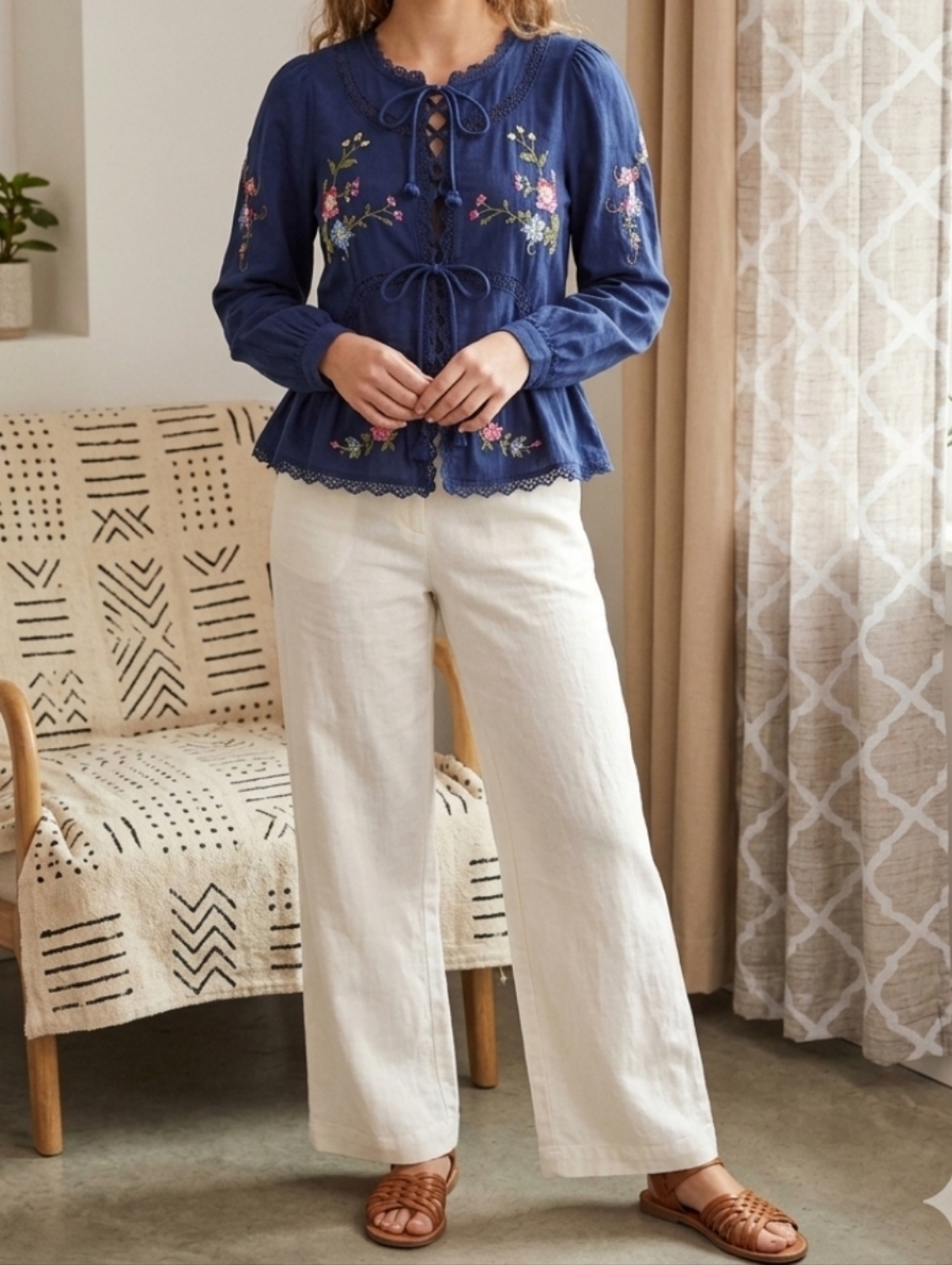 Jennifer Grace Embroidered Floral Long Sleeve Tunic Peasant blue M NWT.100 %cott